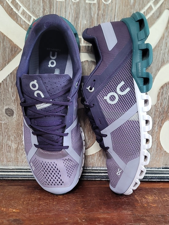 On Running Shoes - On Running Cloudflow "Violet/Tide" Wmns 9.5, Good Condition Fast Shipping